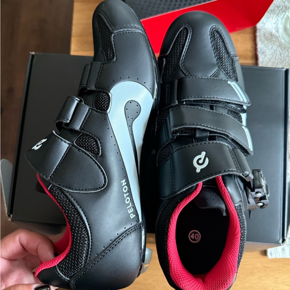 🔥NWT! Peloton Black and Red Cycling Shoes size UK 40/9